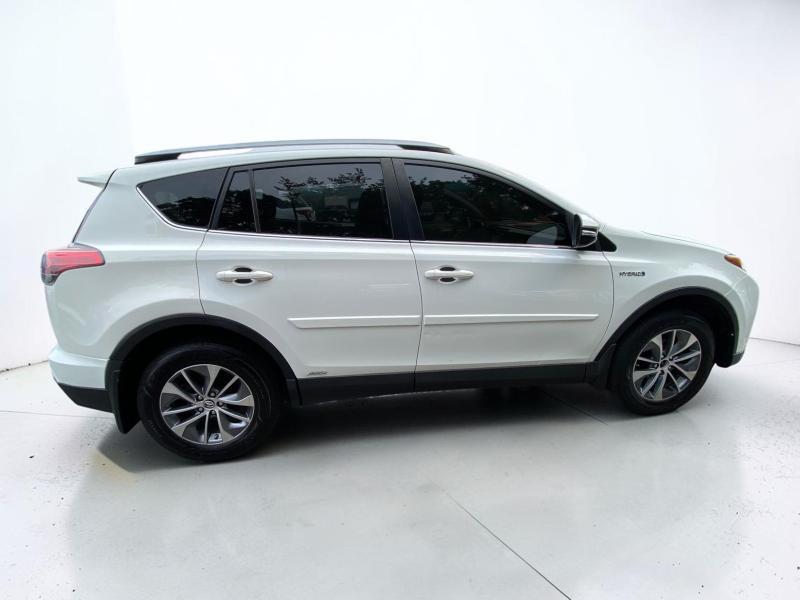 Toyota RAV4 Hybrid XLE 2018