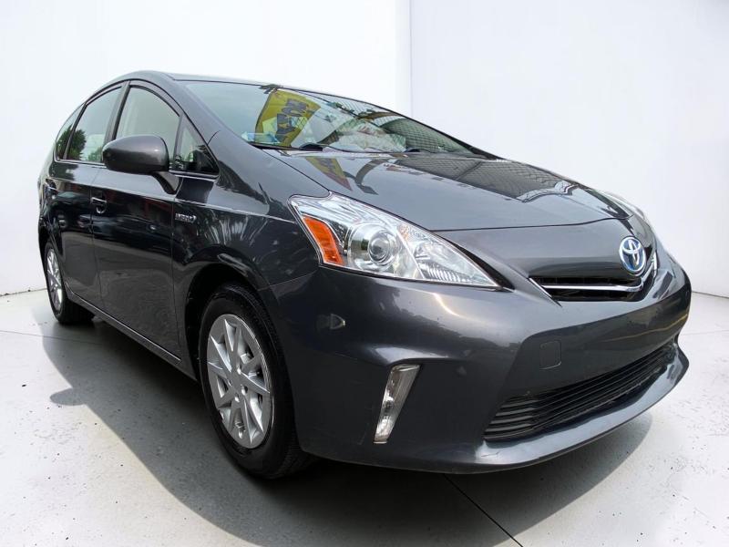 Toyota Prius V Two 2012