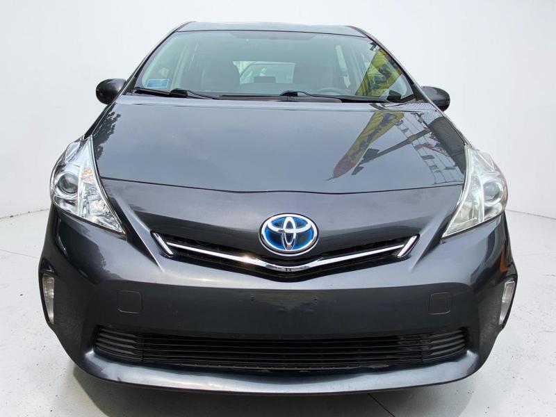 Toyota Prius V Two 2012