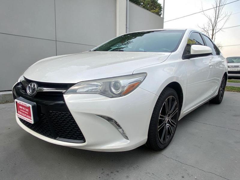 Toyota Camry XLE 2016