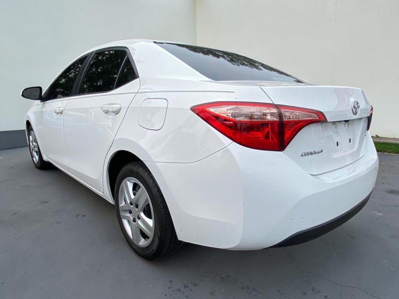 Toyota Corolla XLE CVT 2019