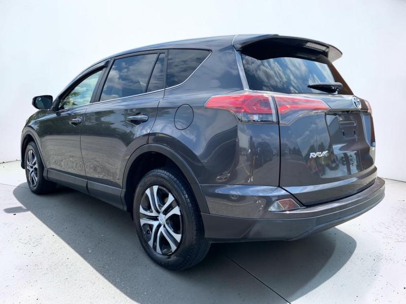 Toyota RAV4 LE AWD 2018