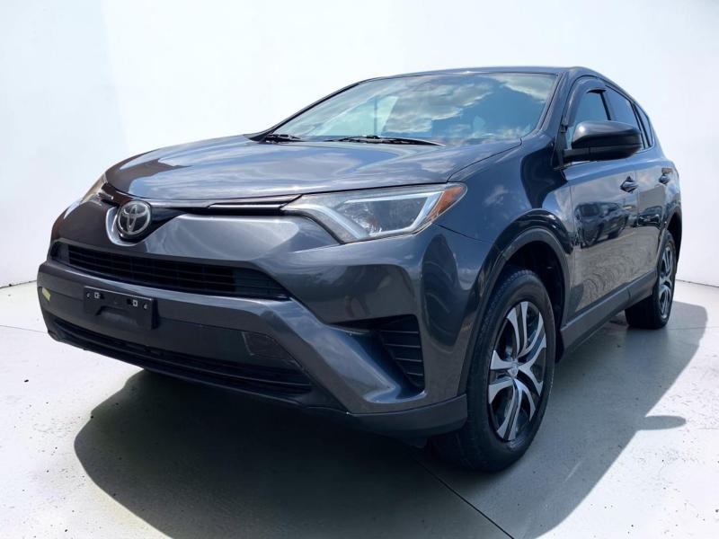 Toyota RAV4 LE AWD 2018