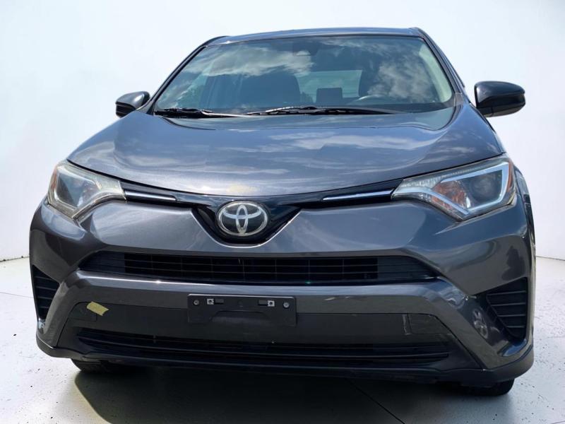 Toyota RAV4 LE AWD 2018
