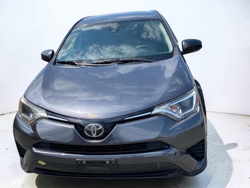 Toyota RAV4 LE AWD 2018