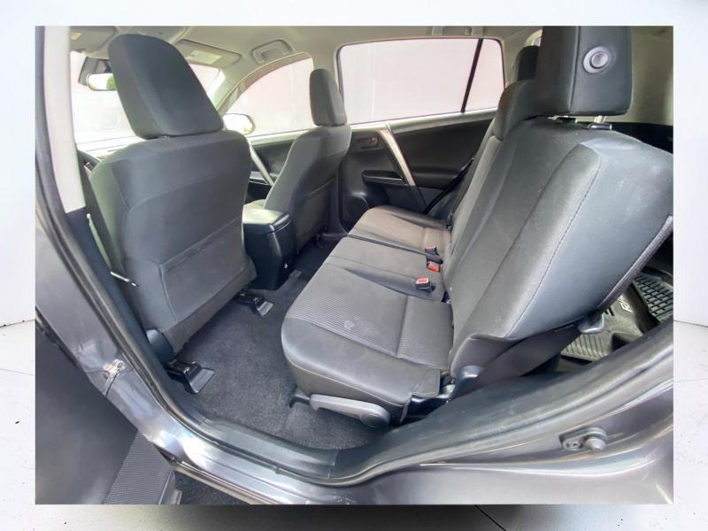 Toyota RAV4 LE AWD 2018