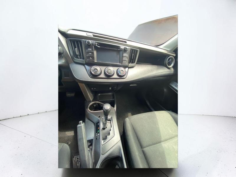 Toyota RAV4 LE AWD 2018