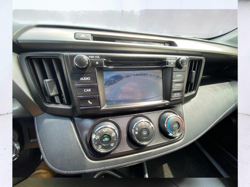 Toyota RAV4 LE AWD 2018