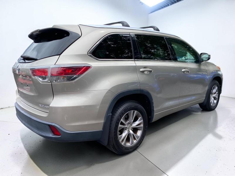 Toyota Highlander XLE AWD V6 2015