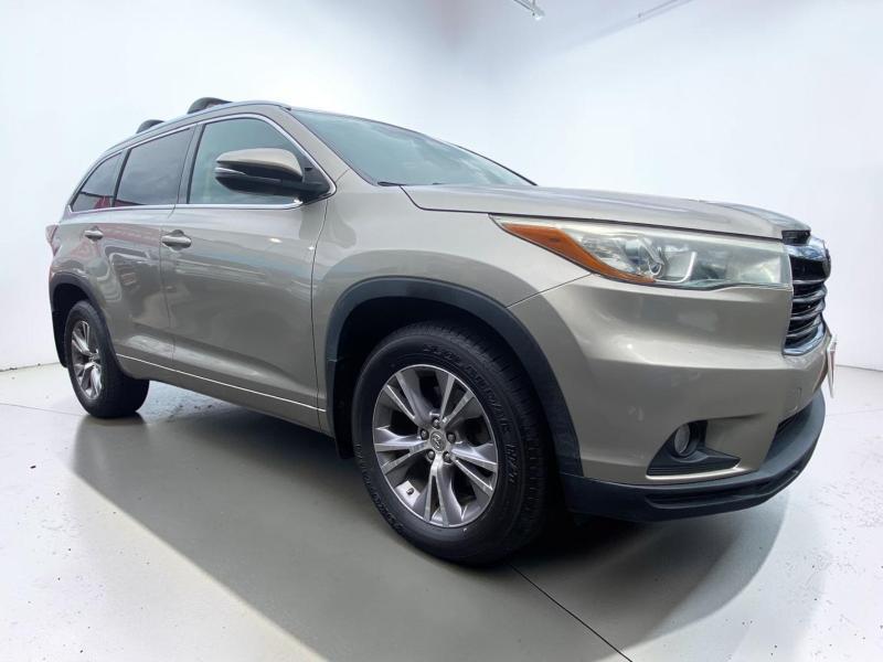 Toyota Highlander XLE AWD V6 2015