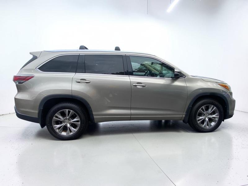 Toyota Highlander XLE AWD V6 2015