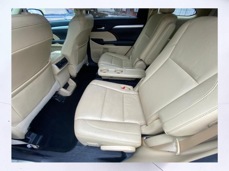 Toyota Highlander XLE AWD V6 2015