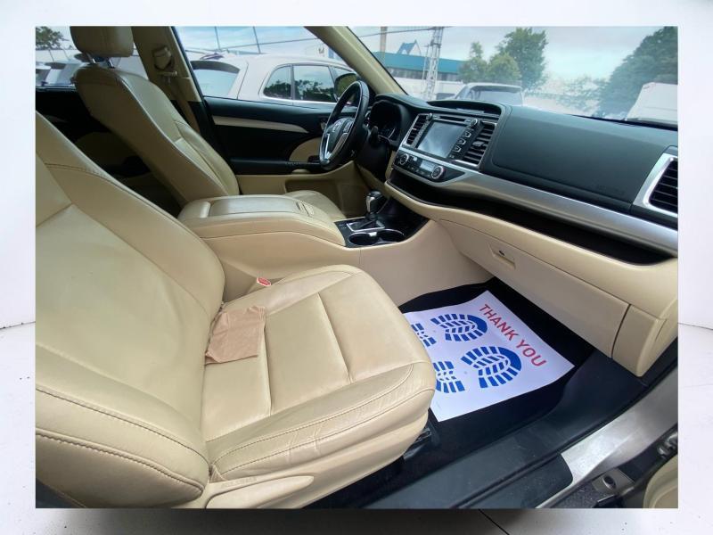 Toyota Highlander XLE AWD V6 2015