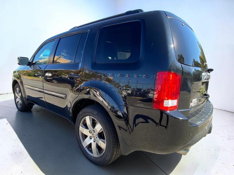 Honda Pilot Touring 4WD 5-Spd AT with DVD 2015