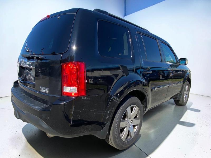 Honda Pilot Touring 4WD 5-Spd AT with DVD 2015