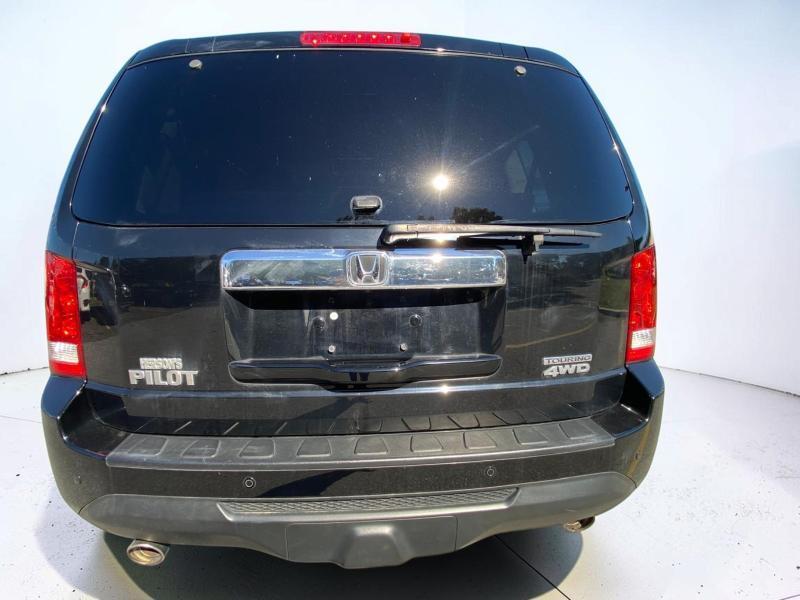 Honda Pilot Touring 4WD 5-Spd AT with DVD 2015