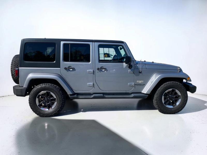 Jeep Wrangler Unlimited Sahara 4WD 2013
