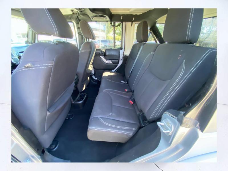 Jeep Wrangler Unlimited Sahara 4WD 2013