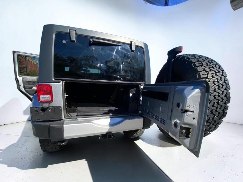 Jeep Wrangler Unlimited Sahara 4WD 2013