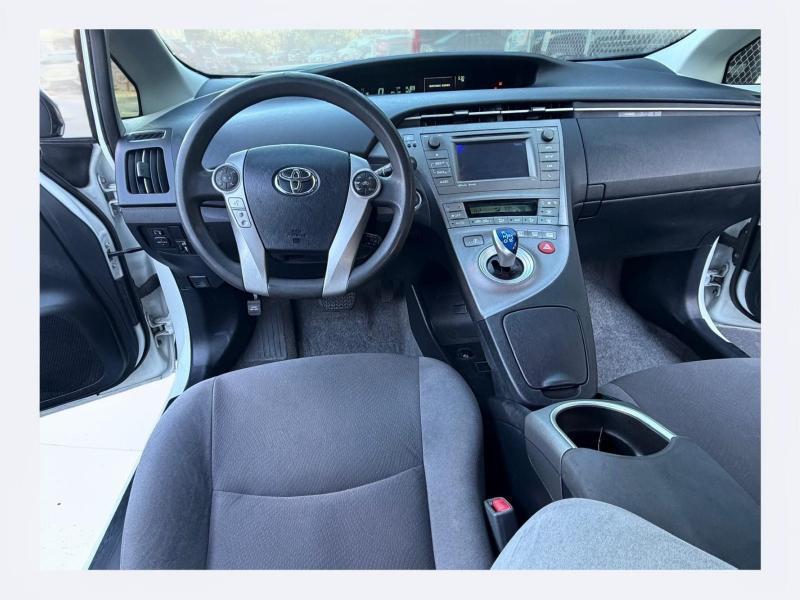 Toyota Prius Three 2014