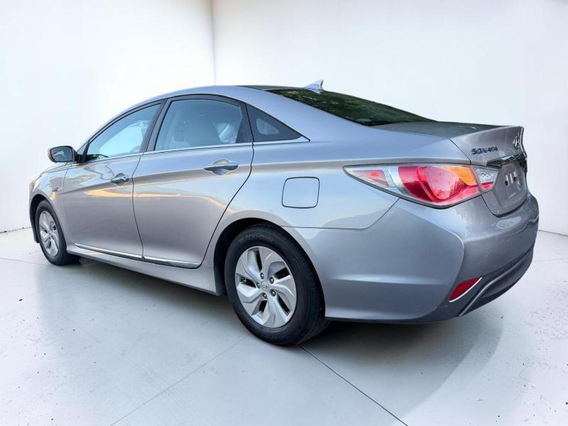 Hyundai Sonata Hybrid Sedan 2013