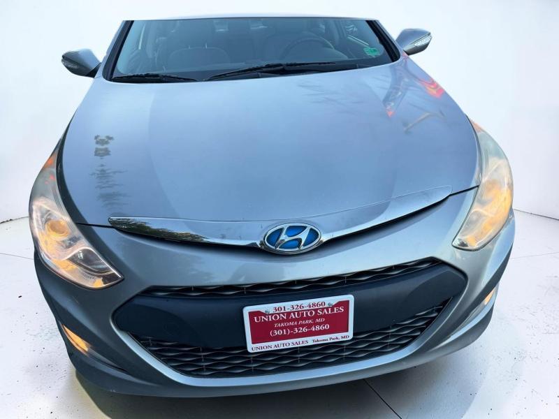 Hyundai Sonata Hybrid Sedan 2013