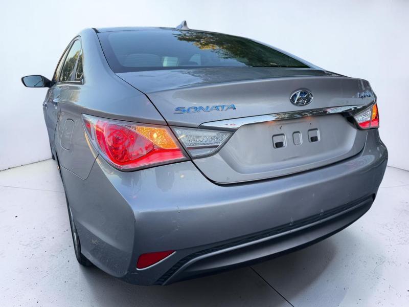Hyundai Sonata Hybrid Sedan 2013