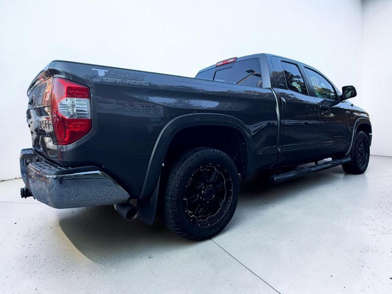 Toyota Tundra SR5 5.7L V8 FFV Double Cab 4WD 2017