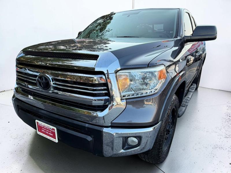 Toyota Tundra SR5 5.7L V8 FFV Double Cab 4WD 2017