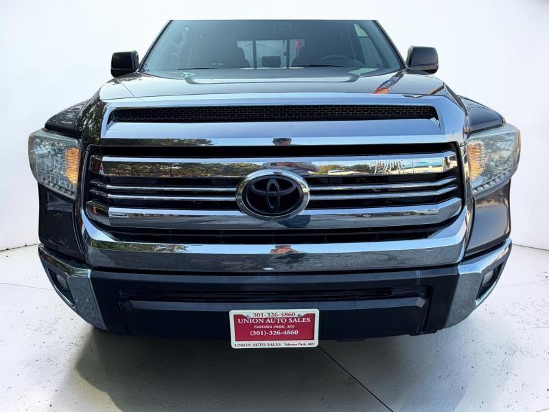 Toyota Tundra SR5 5.7L V8 FFV Double Cab 4WD 2017