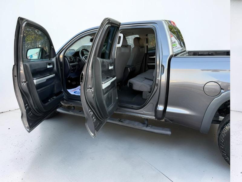 Toyota Tundra SR5 5.7L V8 FFV Double Cab 4WD 2017
