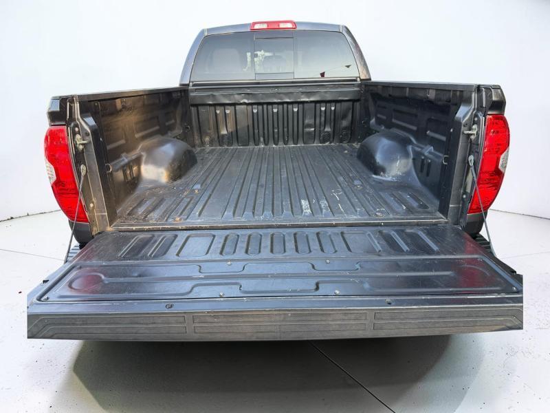 Toyota Tundra SR5 5.7L V8 FFV Double Cab 4WD 2017