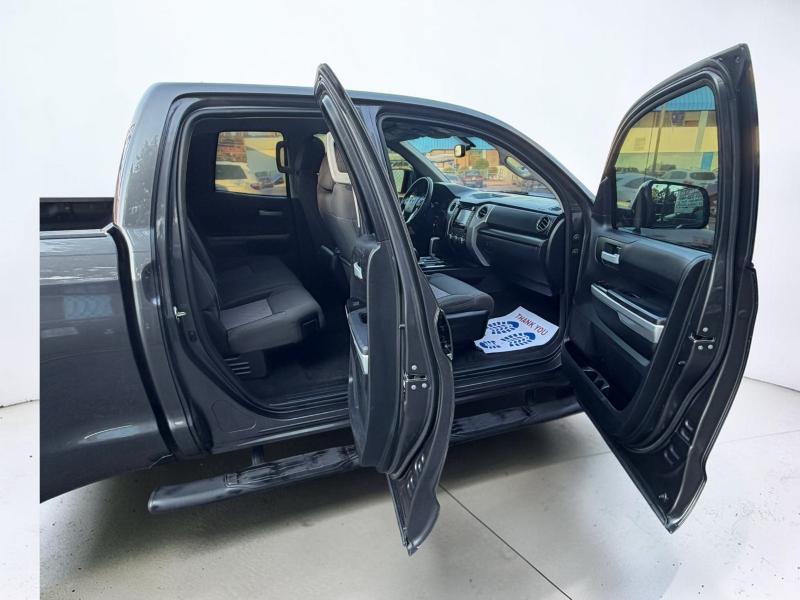 Toyota Tundra SR5 5.7L V8 FFV Double Cab 4WD 2017