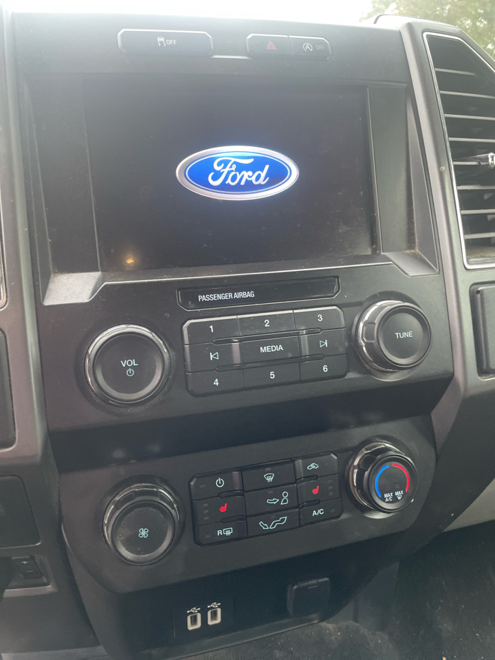 Ford F-150 XLT SuperCrew 5.5-ft. Bed 2WD 2019 Ford F-150 XLT SuperCrew 5.5-ft. Bed 2WD 2019