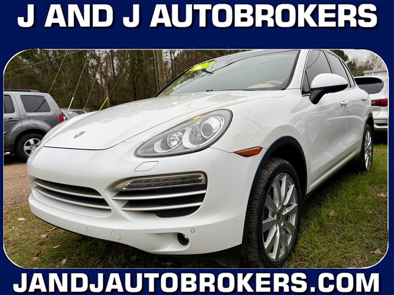 2014 Porsche Cayenne Platinum Edition's photo