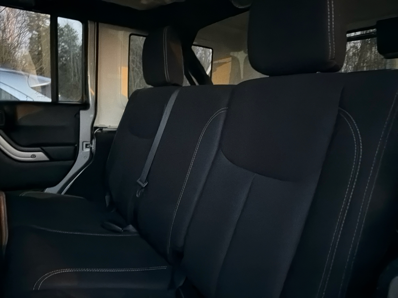 Jeep Wrangler 4WD 4dr Unlimited Sahara 2015