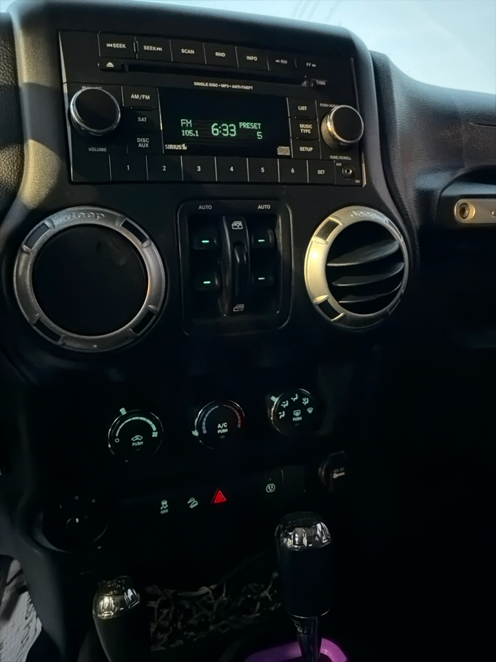 Jeep Wrangler 4WD 4dr Unlimited Sahara 2015