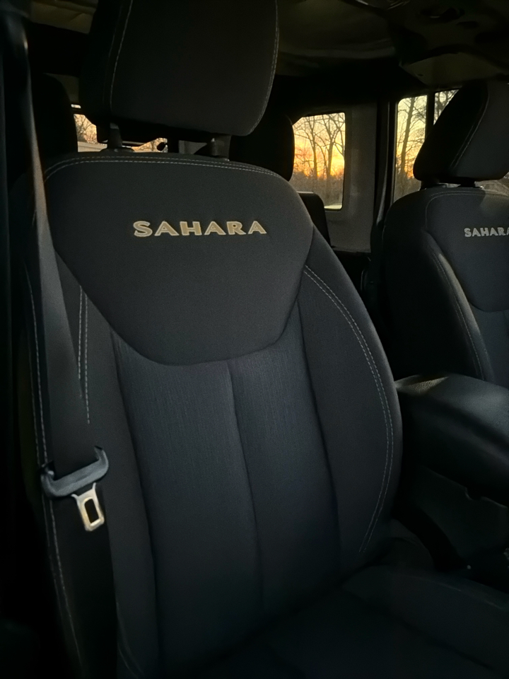 Jeep Wrangler 4WD 4dr Unlimited Sahara 2015