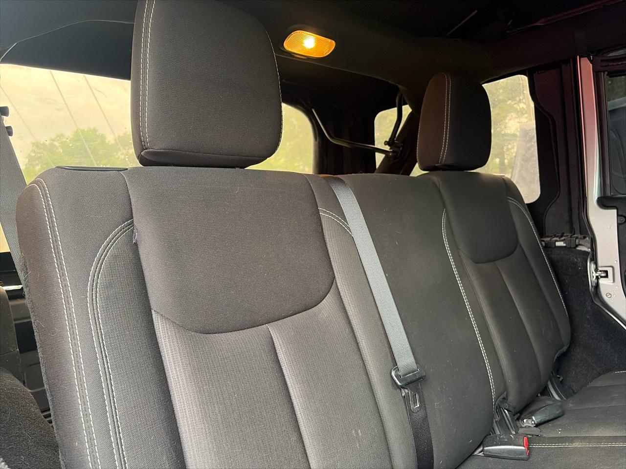 Jeep Wrangler Unlimited Sahara 4WD 2015