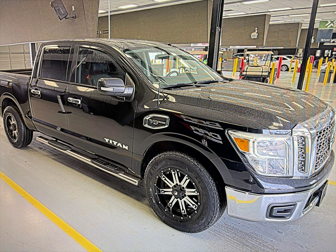 Nissan Titan SV Crew Cab 2WD 2017