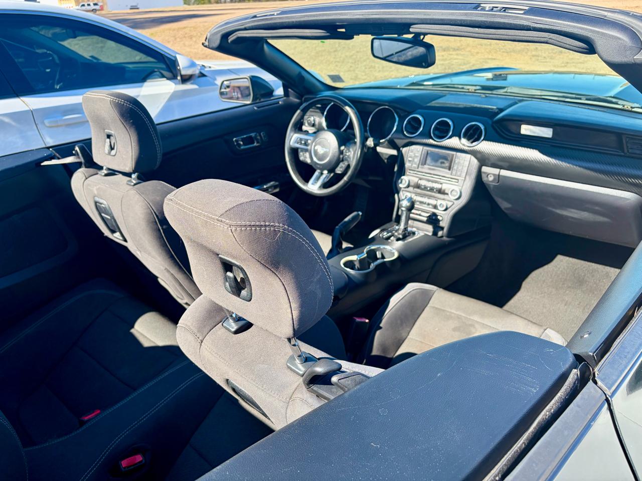 Ford Mustang V6 Convertible 2016