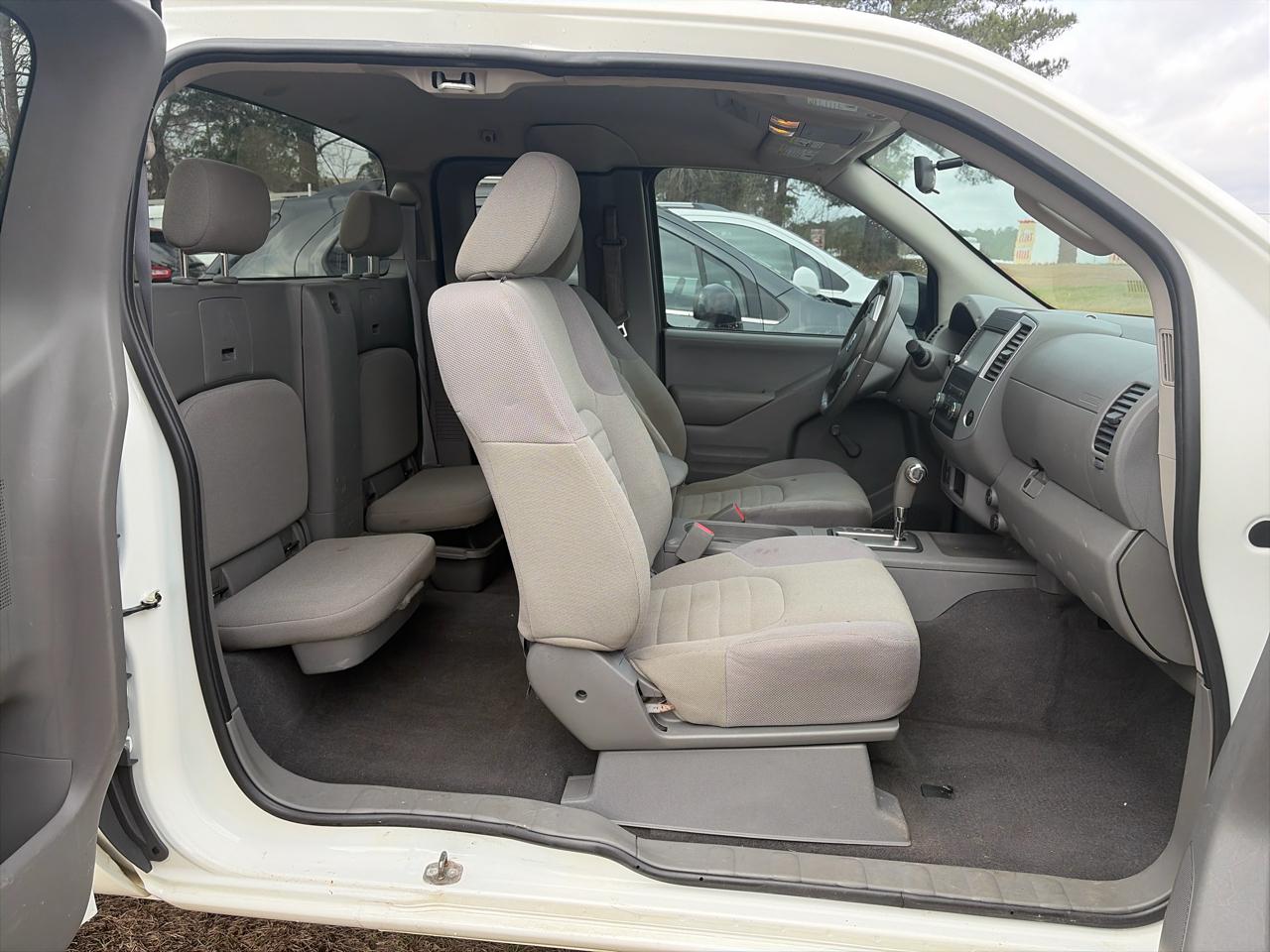 Nissan Frontier S King Cab I4 5MT 2WD 2019