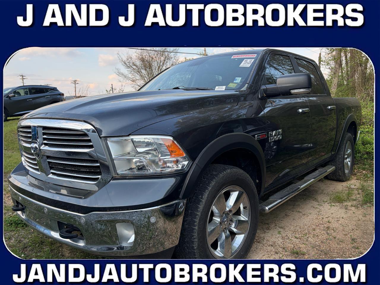 2015 RAM 1500 SLT Crew Cab SWB 4WD