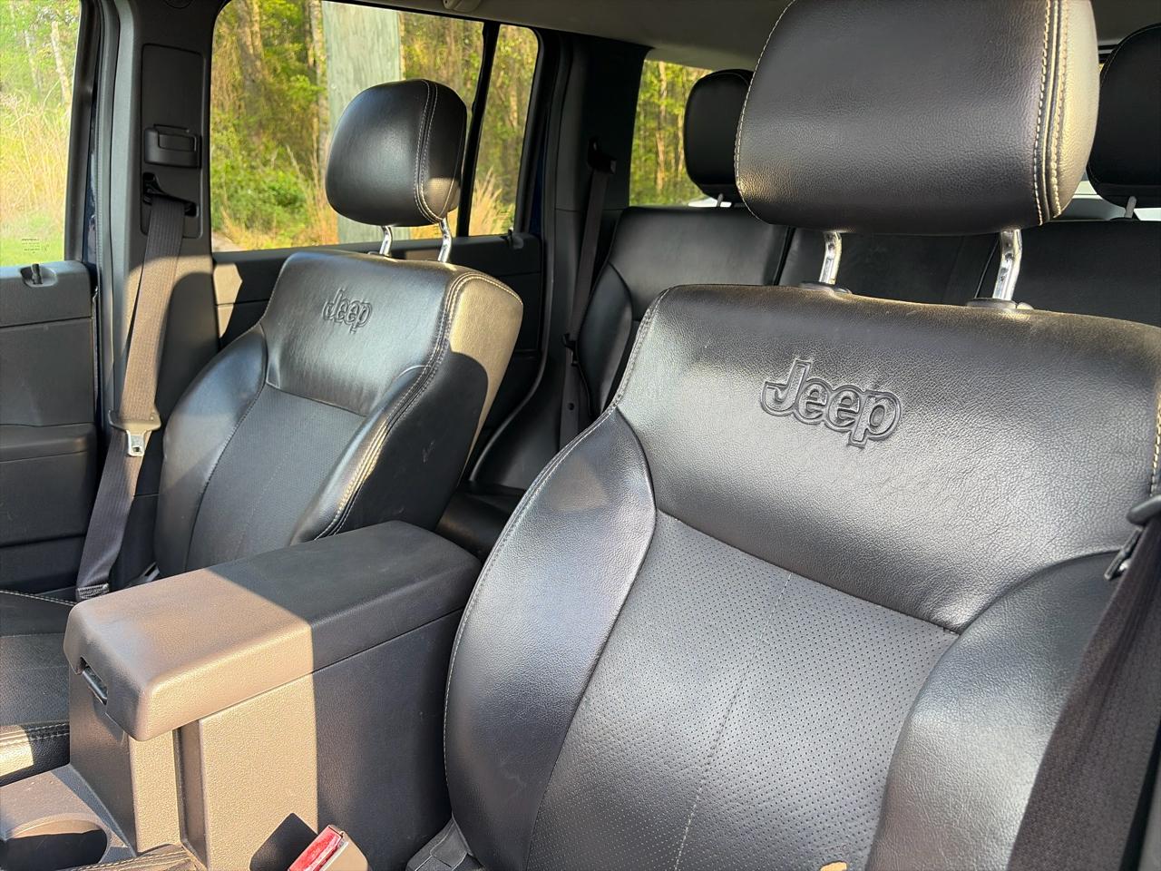 Jeep Liberty Sport 2WD 2012