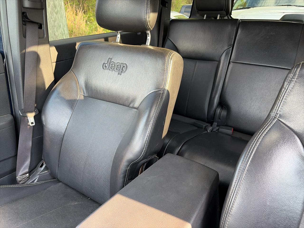 Jeep Liberty Sport 2WD 2012