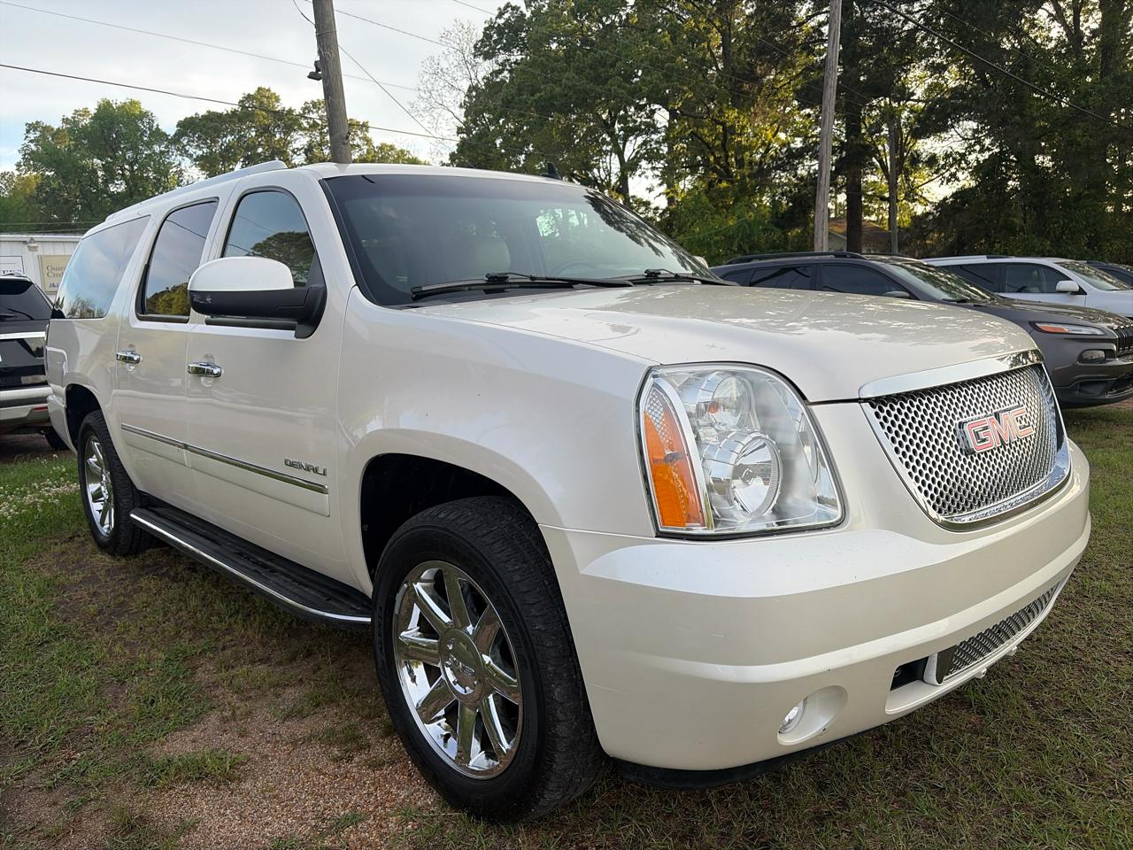 GMC Yukon Denali XL 4WD 2013
