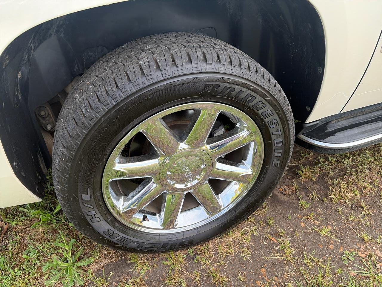 GMC Yukon Denali XL 4WD 2013