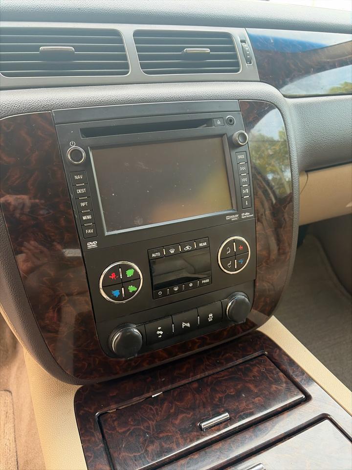 GMC Yukon Denali XL 4WD 2013