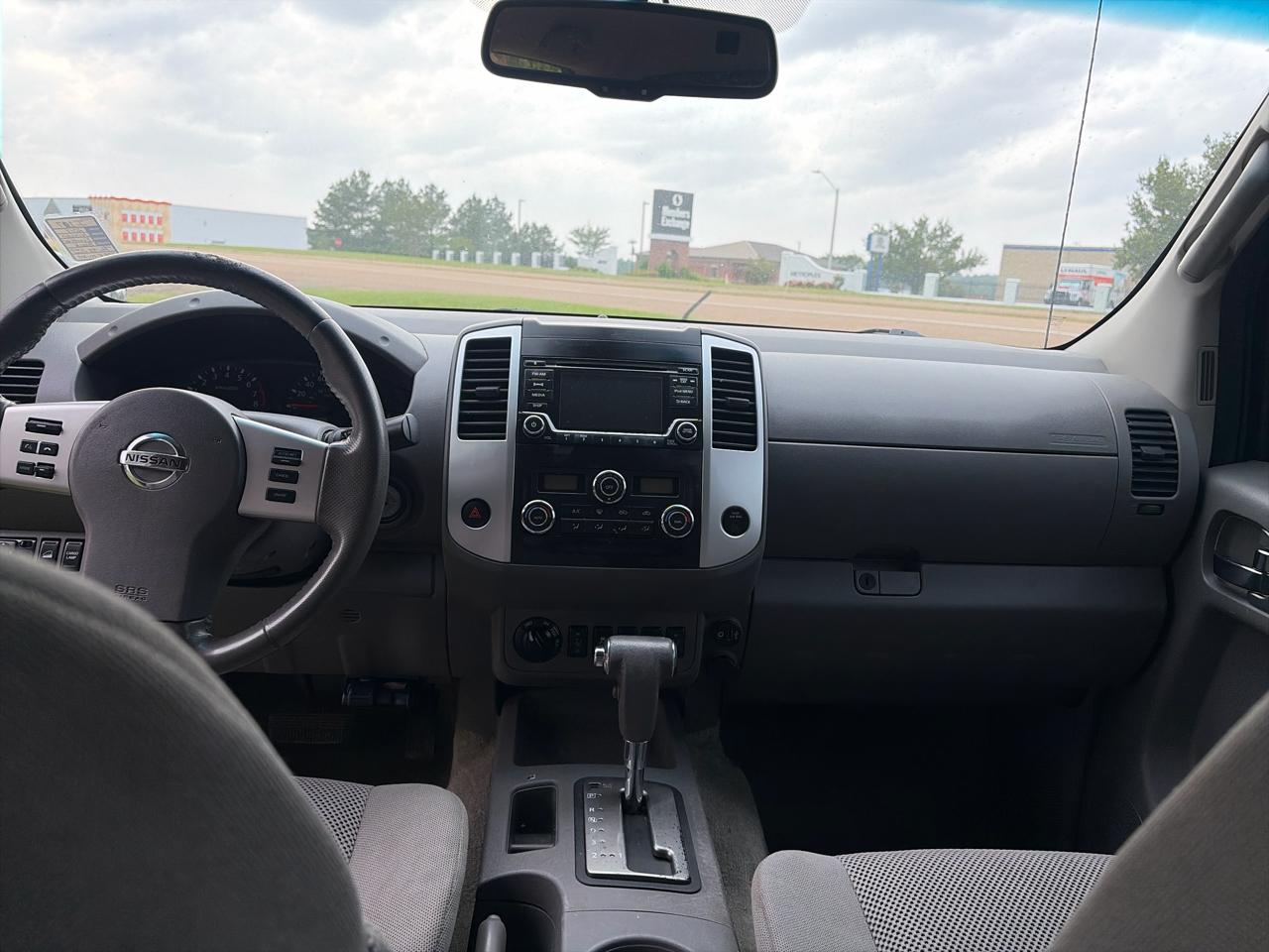 Nissan Frontier PRO-4X Crew Cab 5AT 4WD 2017