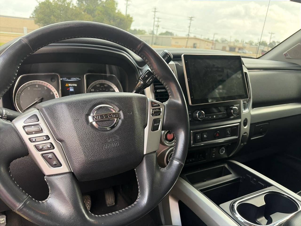 Nissan Titan Platinum Reserve Crew Cab 4WD 2017